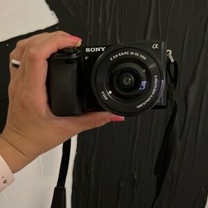 Sony Alpha a6000 Mirrorless Digital camera with 16-50mm power zoom lens